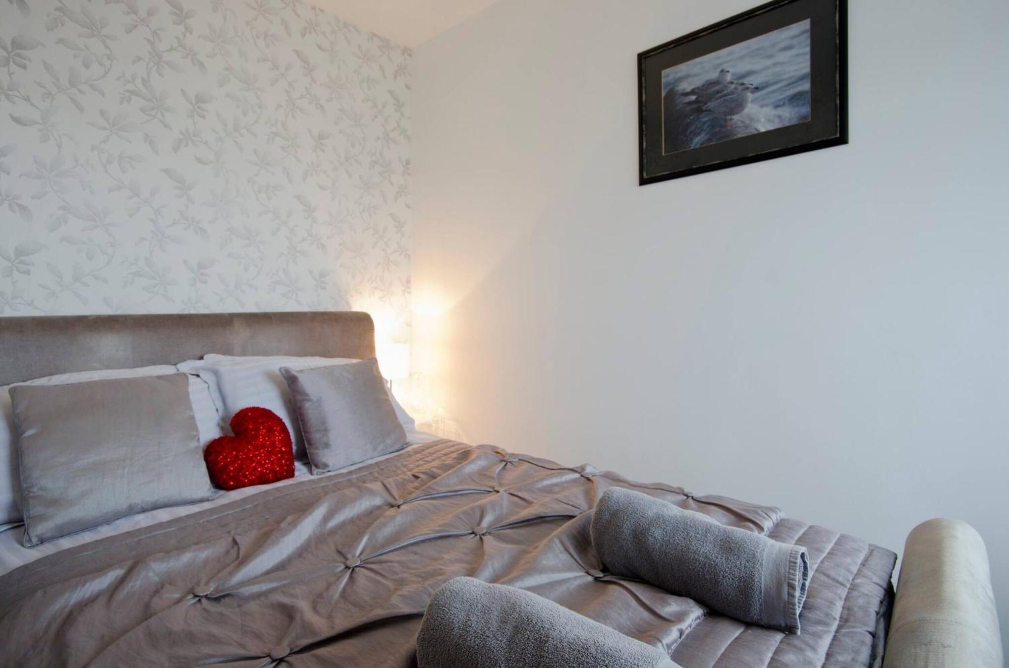 Seaview Regency Apartment With Private Parking Hove Exterior foto